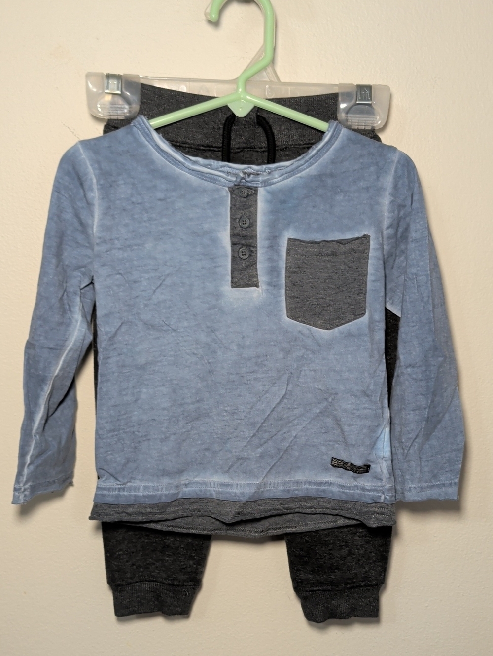Hudson Boys Set - Blue + Gray Long-Sleeve Henley & Gray Sweatpants Size 2T